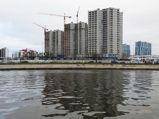 БФА Огни Залива, 4 очередь, вид со стороны канала