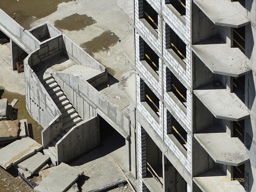 БФА Огни Залива, уч. 270, подъем на стилобат