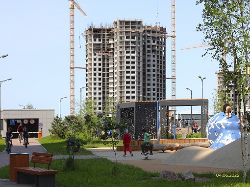 БФА Огни Залива, уч. 270, 1 башня, вид со стороны детской площадки