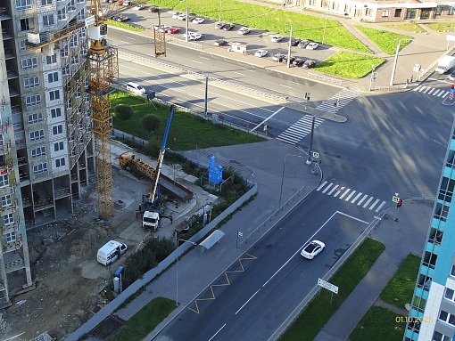 БФА Огни Залива, 4 очередь, угол Ленинского пр. и пр.Патриотов, входные группы