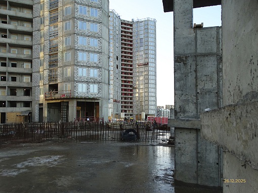 БФА Огни Залива, уч. 270, стилобат