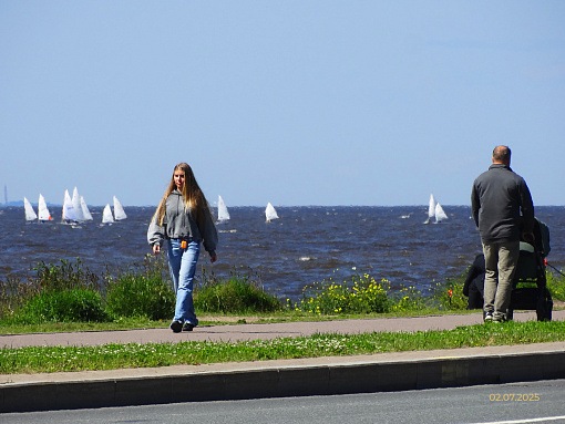 БФА Огни Залива, набережная