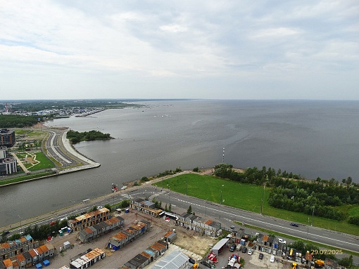 БФА Огни Залива, вид с кровли в сторону Петергофа