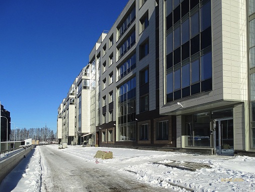 БФА в Озерках, стилобат
