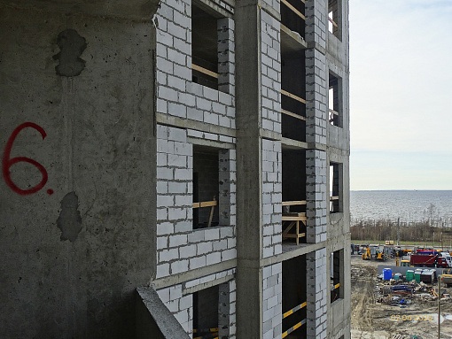 БФА Огни Залива, участок 270, вид с уровня 6 этажа в сторону залива