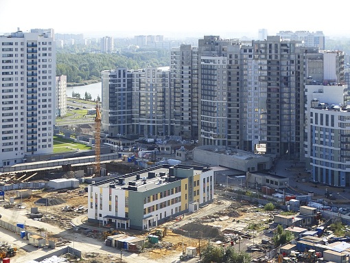 БФА Огни Залива, участок 242 и детский сад, вид со стороны 2 очереди