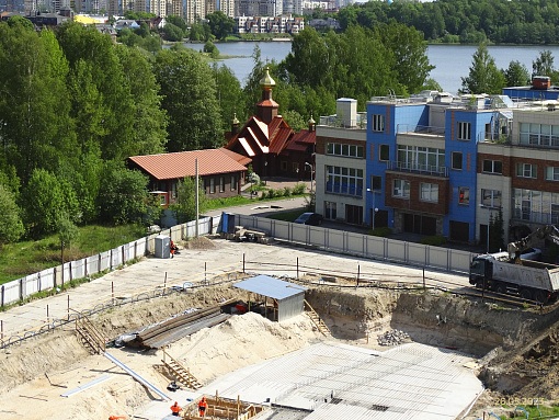 БФА в Озерках, вид в сторону церкви