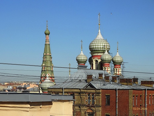 БФА, клубный дом Дуалист, вид с верхних этажей на церковь