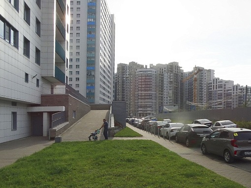 БФА Огни Залива, участок 242, вид со стороны 1 очереди
