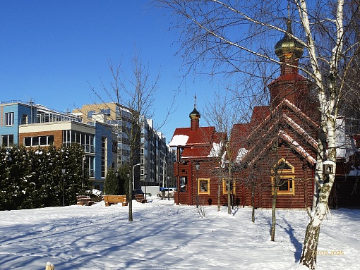БФА в Озерках, вид со стороны церкви